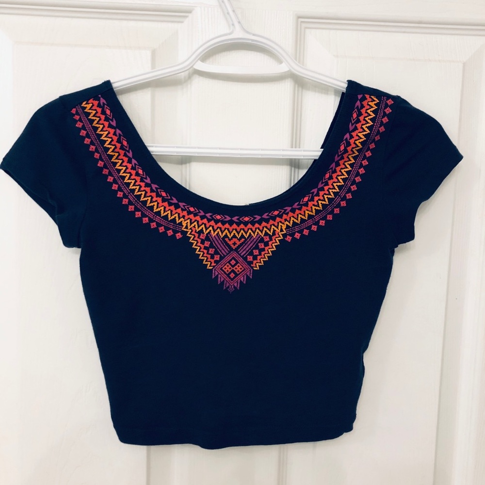 Tribal Aztec Garage Cropped T-Shirt